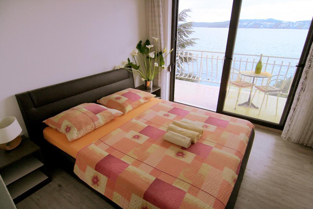 Apartments Marta Trogir Bilik gambar